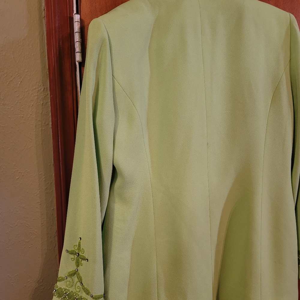 Suit - Picture 2 of 3